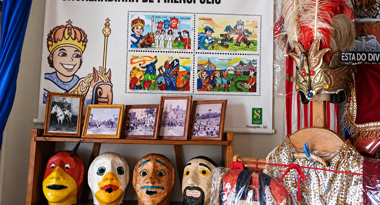 Máscaras e objetos das Cavalhadas no acervo do museu